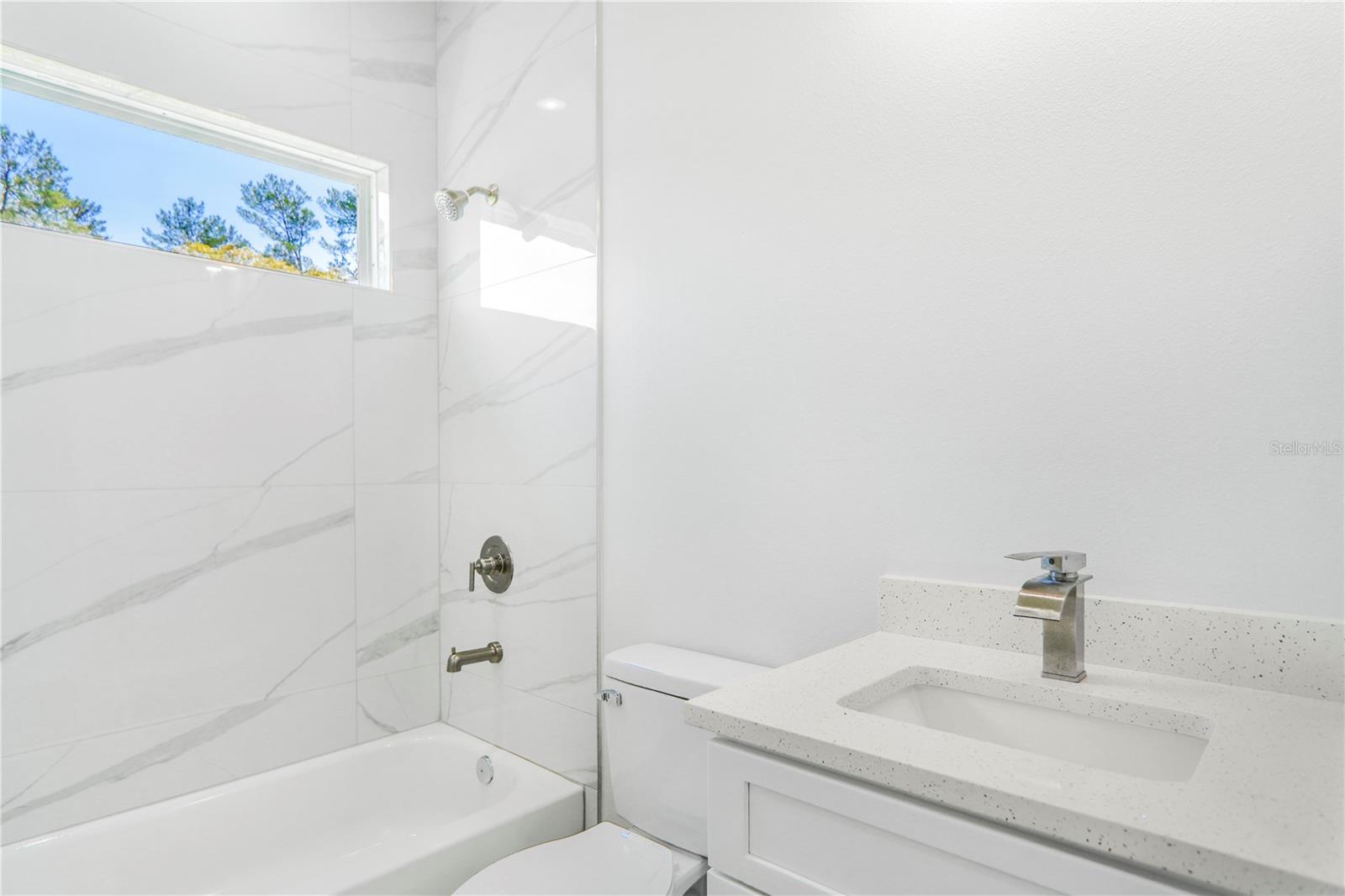 MARION OAKS UN 06 - Residential Lease