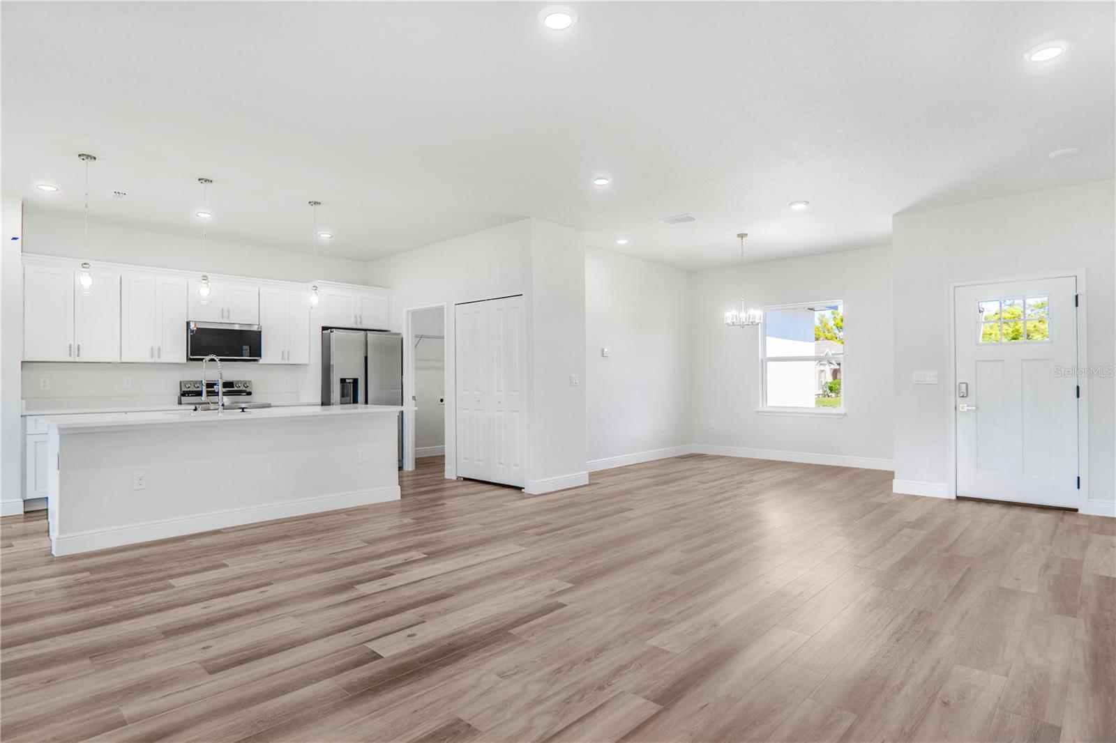 MARION OAKS UN 06 - Residential Lease