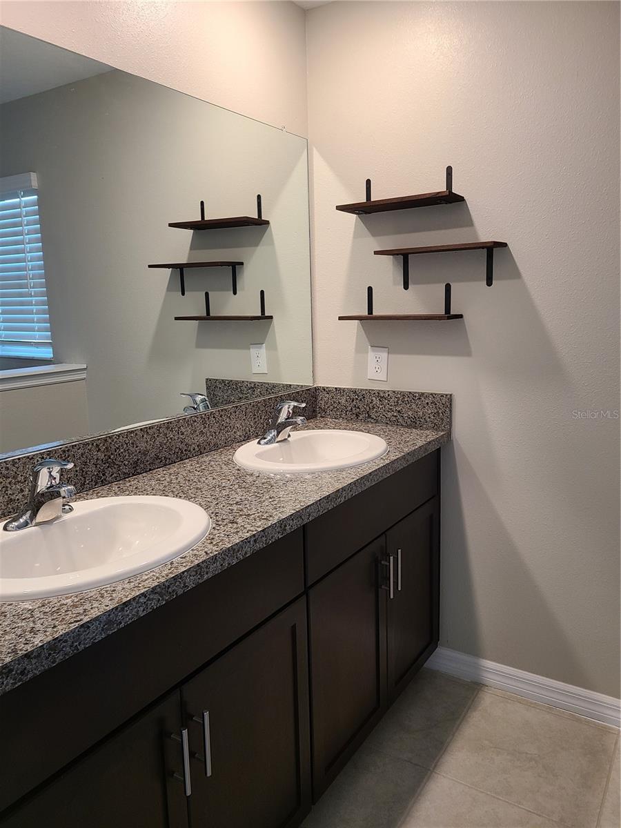BELMONT TH - Residential Lease