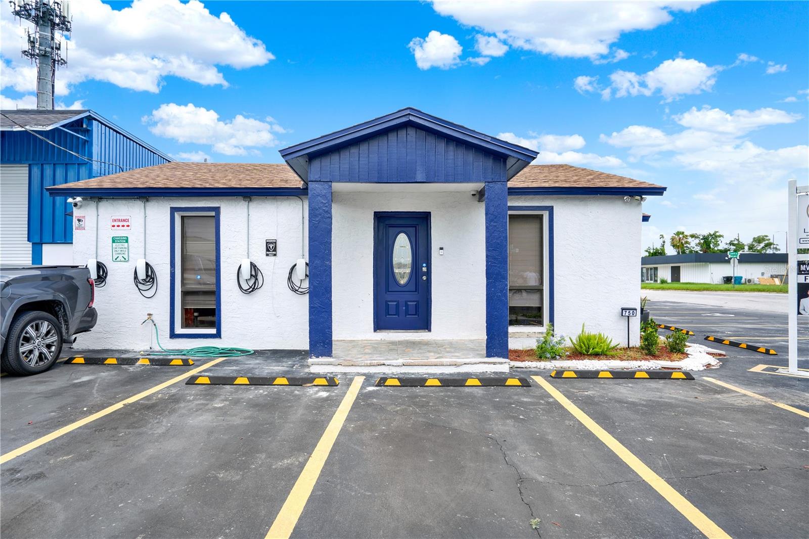 Prime opportunity to lease a beautifully renovated ±896 SF commercial office in the heart of Orlando. Located at 750 Lowell Blvd, this versatile space is ideal for professional office, medical, creative studio, boutique retail, consulting, or other permitted commercial uses. The property underwent extensive renovations in 2025, including a new roof, updated electrical and plumbing systems, modern interior finishes, and HVAC improvements, providing a move-in-ready environment for your business.

Positioned just off E. Colonial Drive, the property offers excellent accessibility to Downtown Orlando, Baldwin Park, Mills 50, Winter Park, SR-408, and I-4. The lease is offered as a Modified Gross Lease at $3,000 month, with property taxes, insurance, and exterior maintenance included. Tenant is responsible for electricity, internet, and interior maintenance.