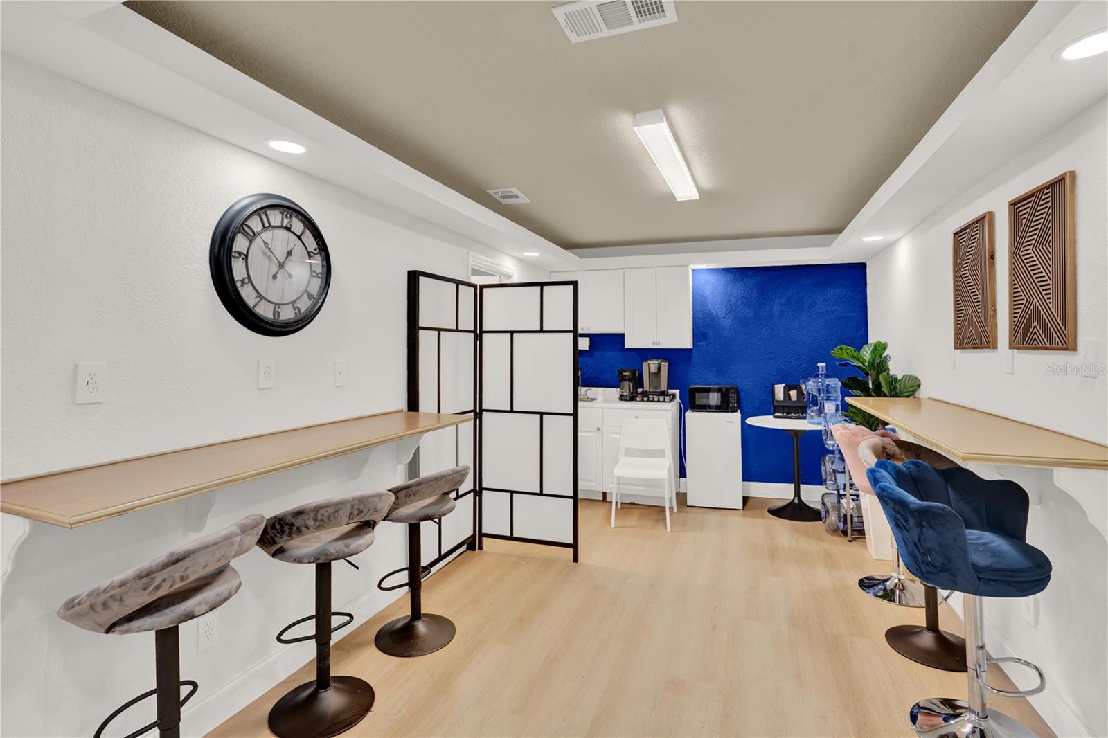 TINKER HEIGHTS - Commercial Lease