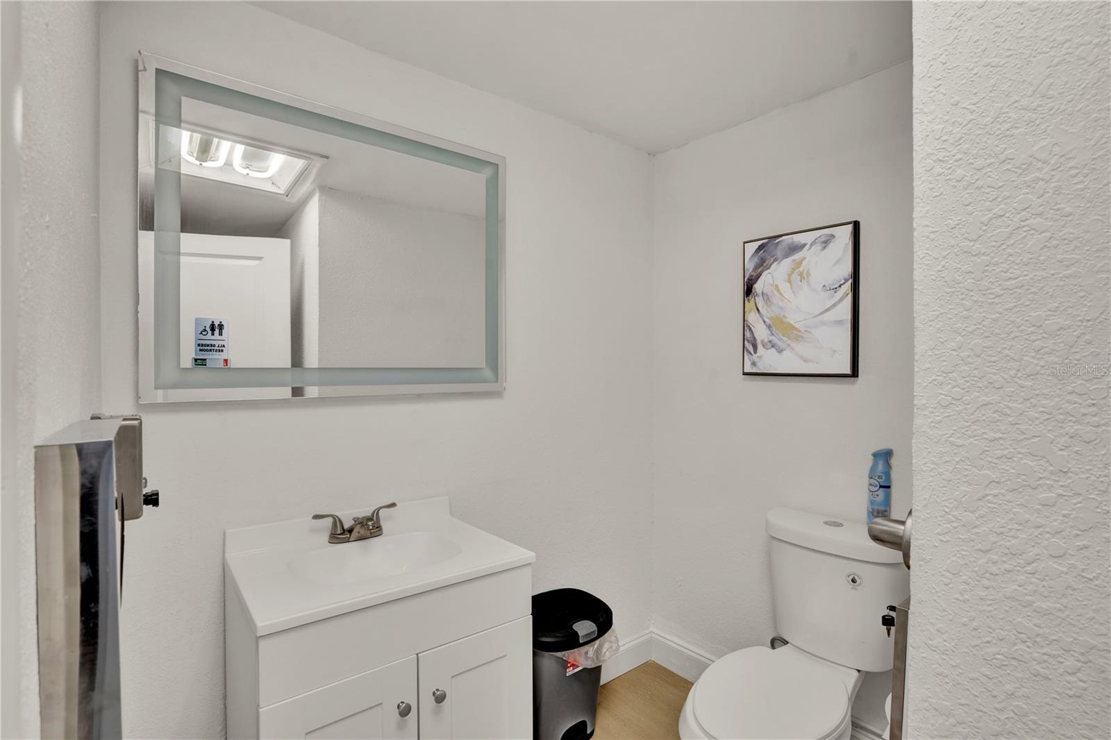 TINKER HEIGHTS - Commercial Lease