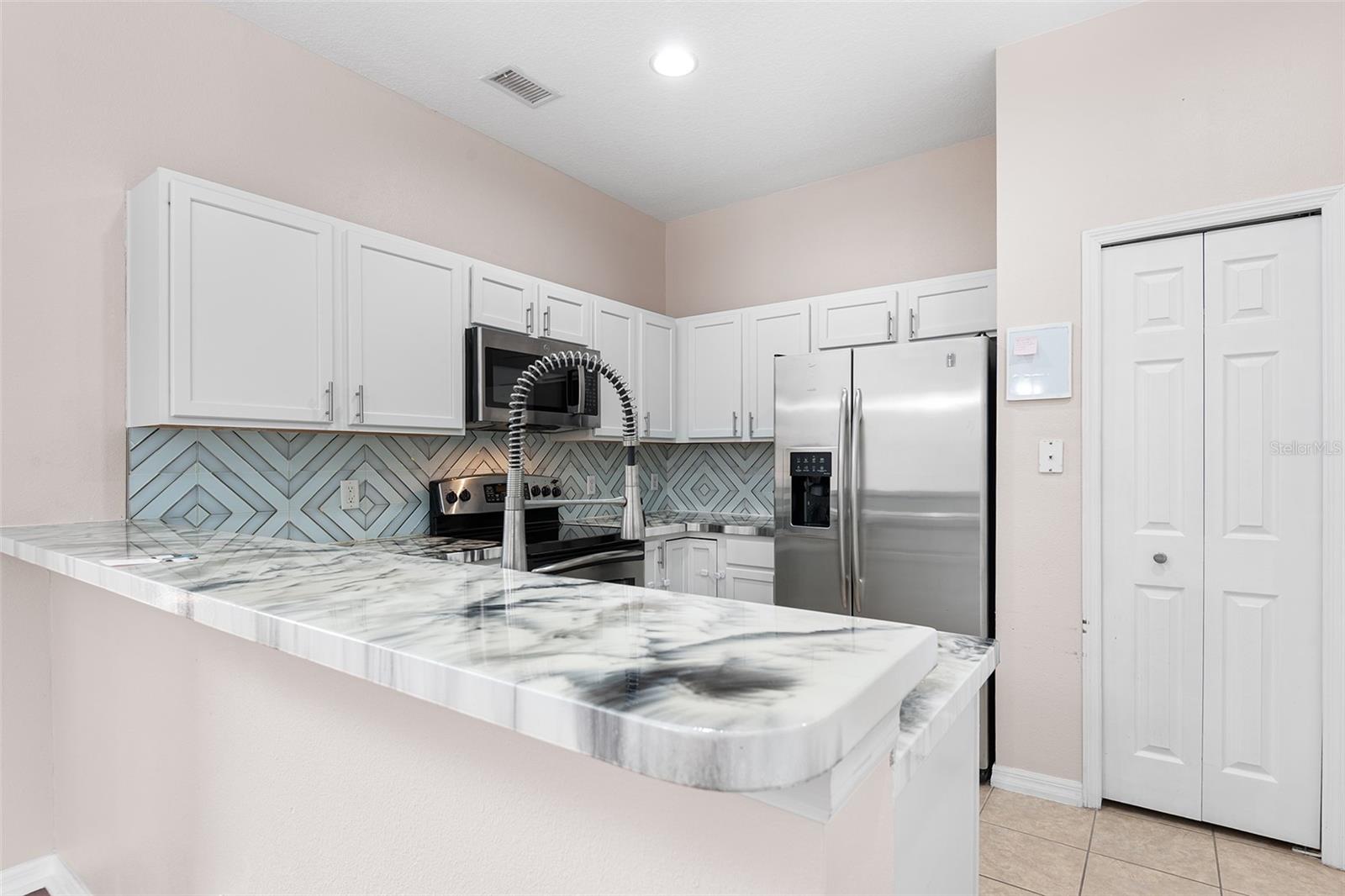 LEE VISTA SQUARE E - Residential Lease