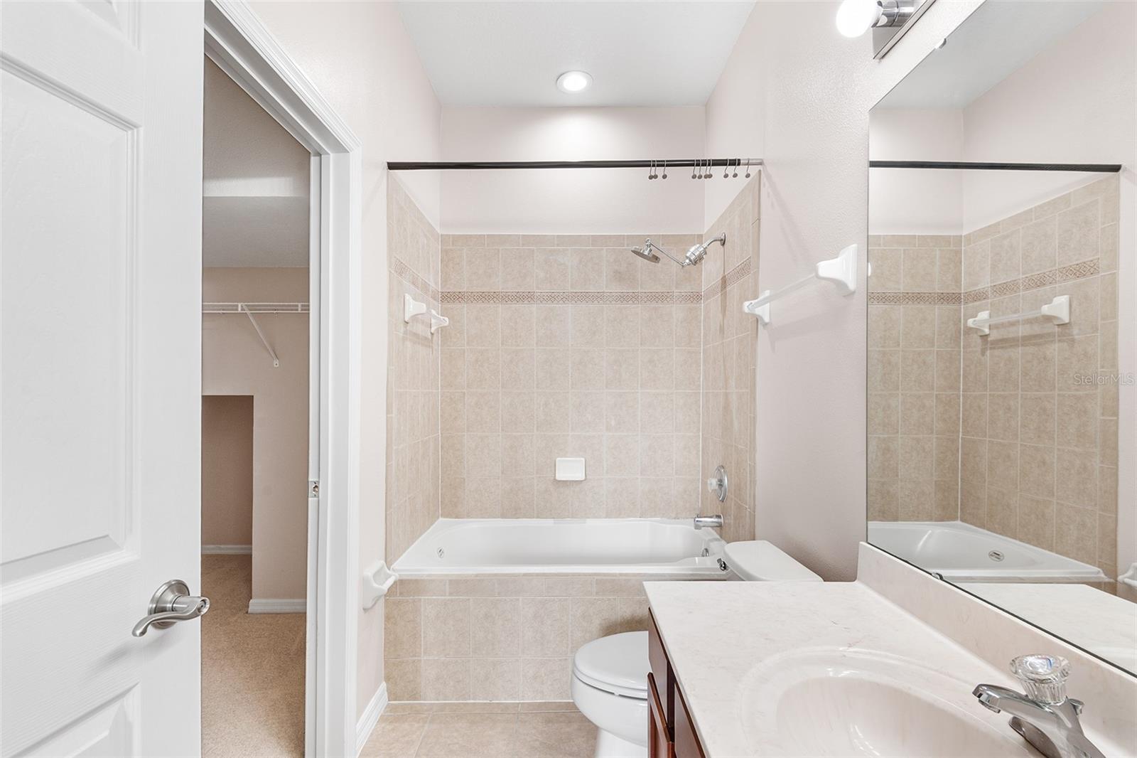 LEE VISTA SQUARE E - Residential Lease