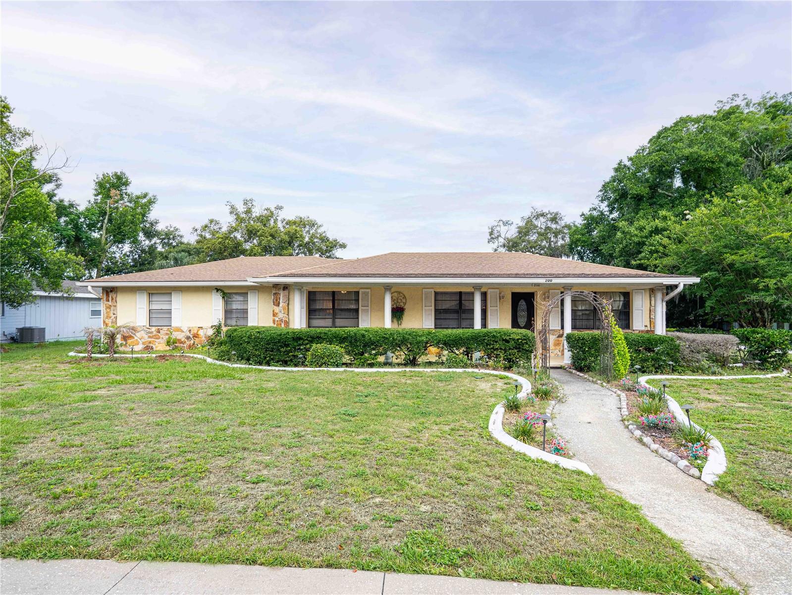 MINNEOLA - Residential