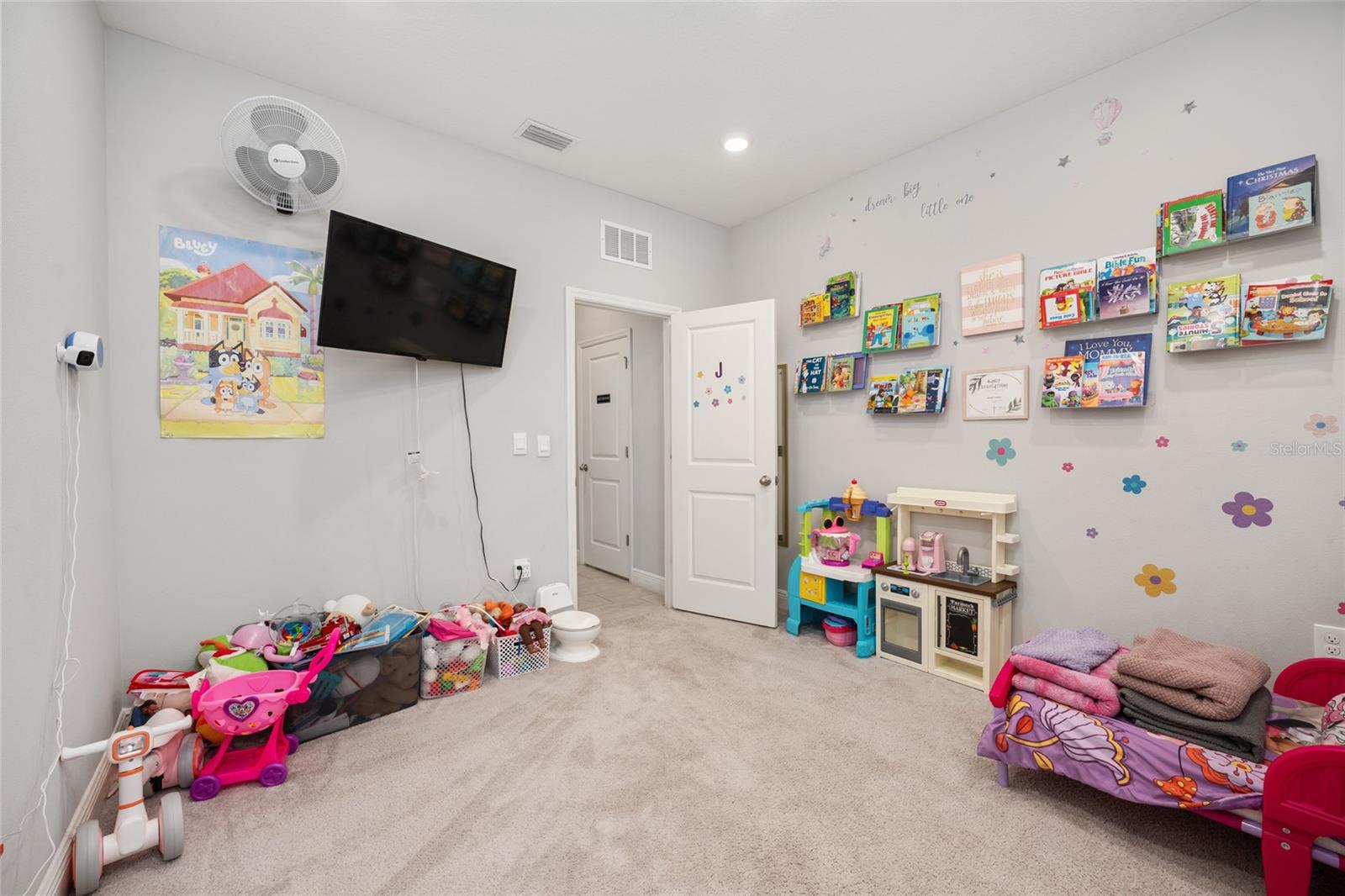 RIDGE AT HEATHBROOK - Residential