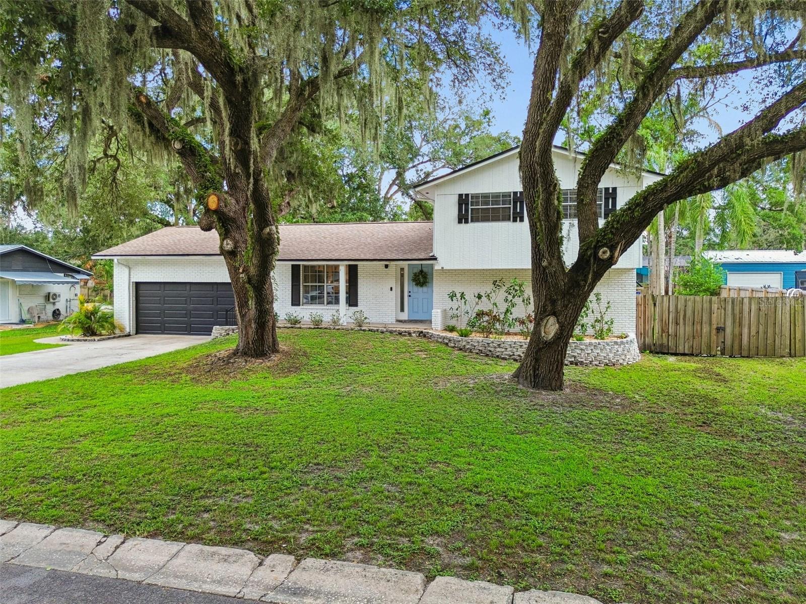 FOUR WINDS ESTATES - Residential