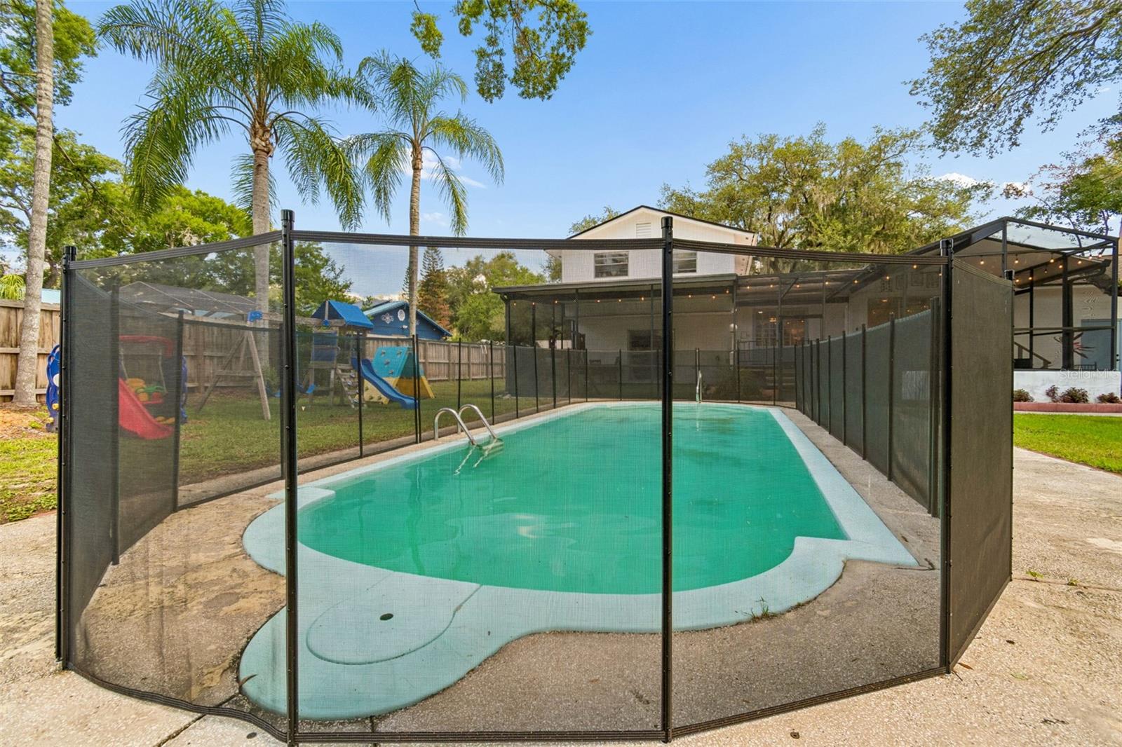 FOUR WINDS ESTATES - Residential