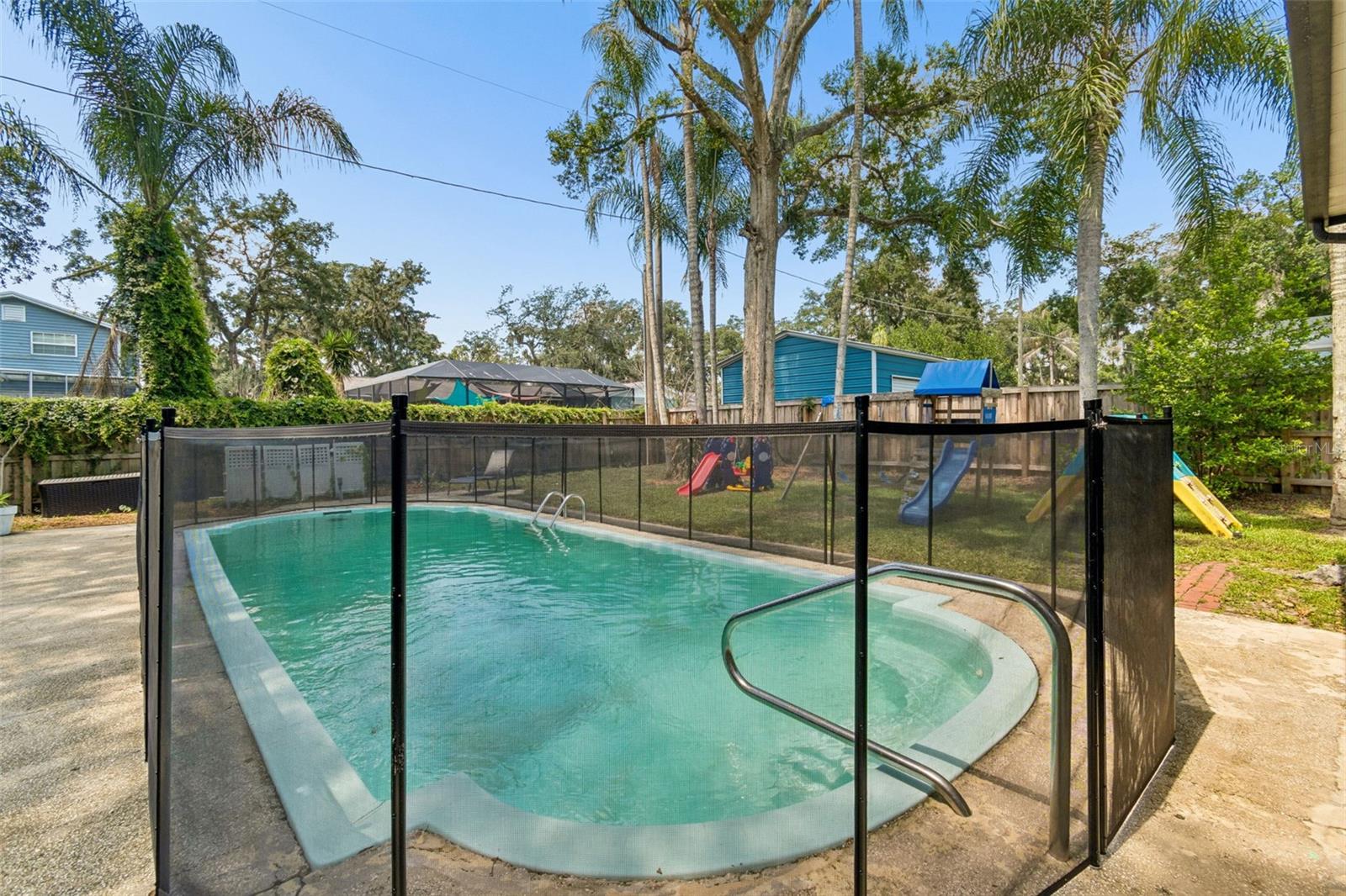 FOUR WINDS ESTATES - Residential