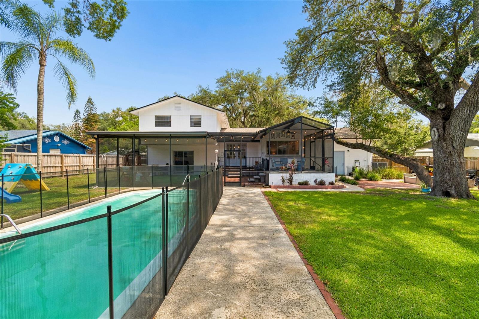 FOUR WINDS ESTATES - Residential