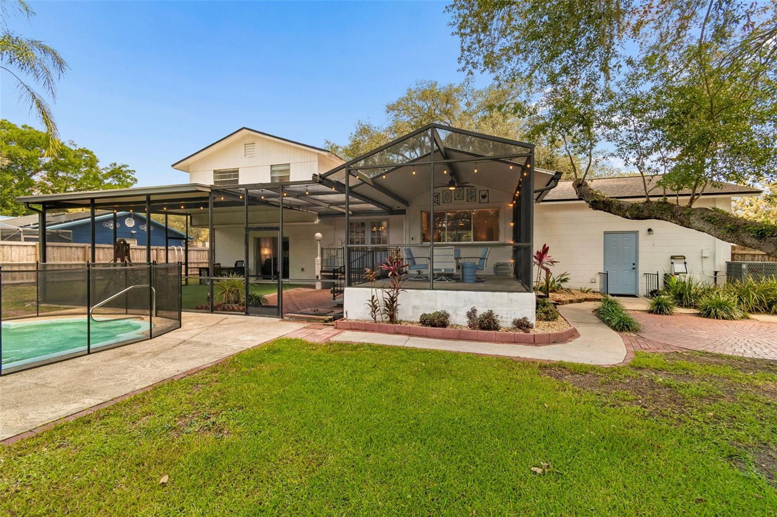 FOUR WINDS ESTATES - Residential
