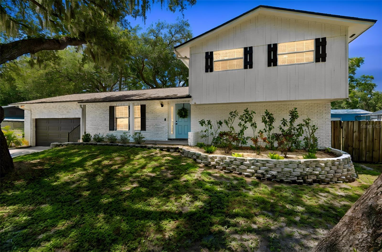 FOUR WINDS ESTATES - Residential