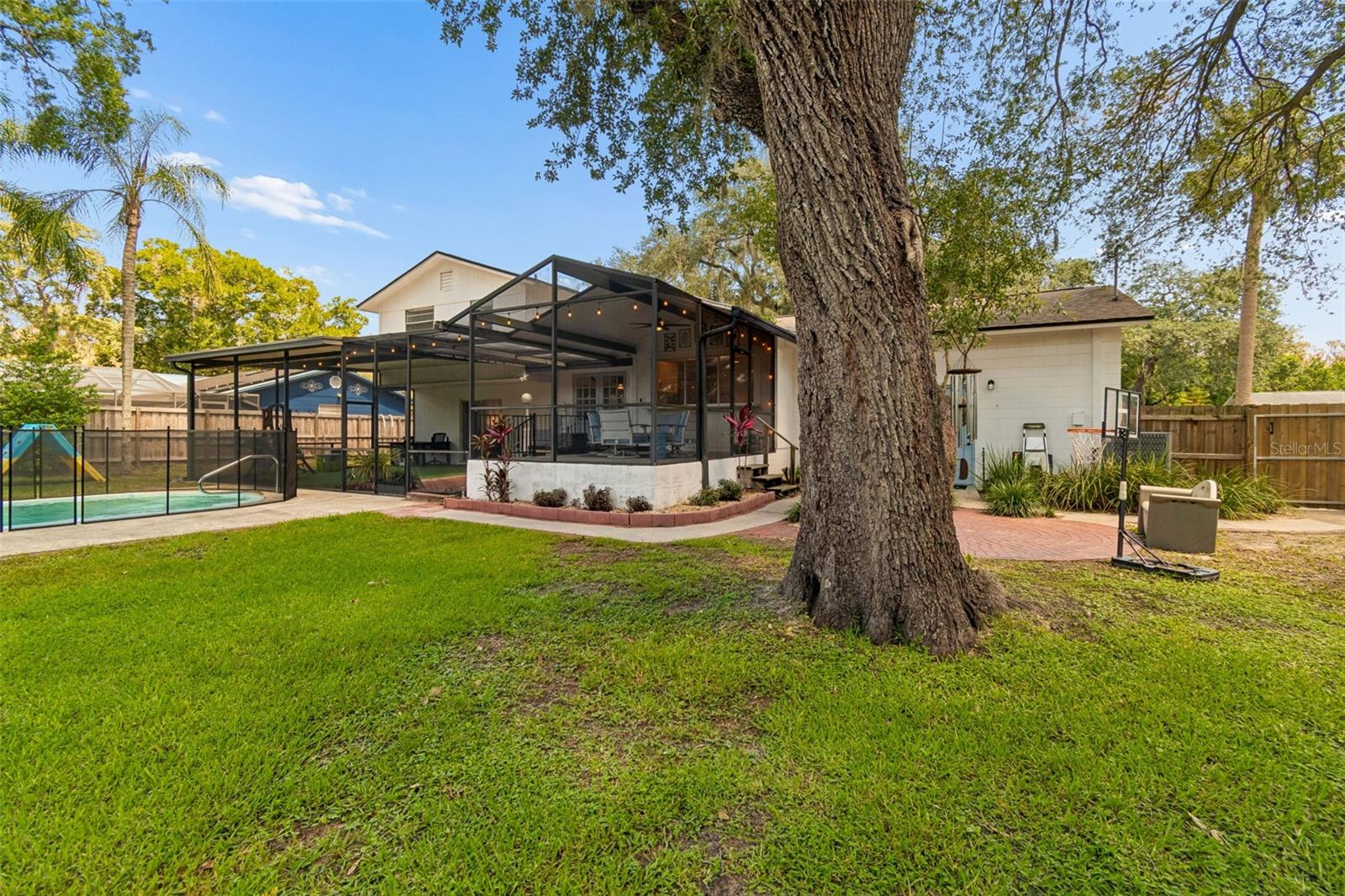 FOUR WINDS ESTATES - Residential