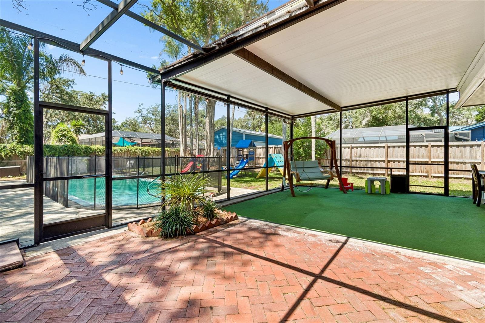 FOUR WINDS ESTATES - Residential