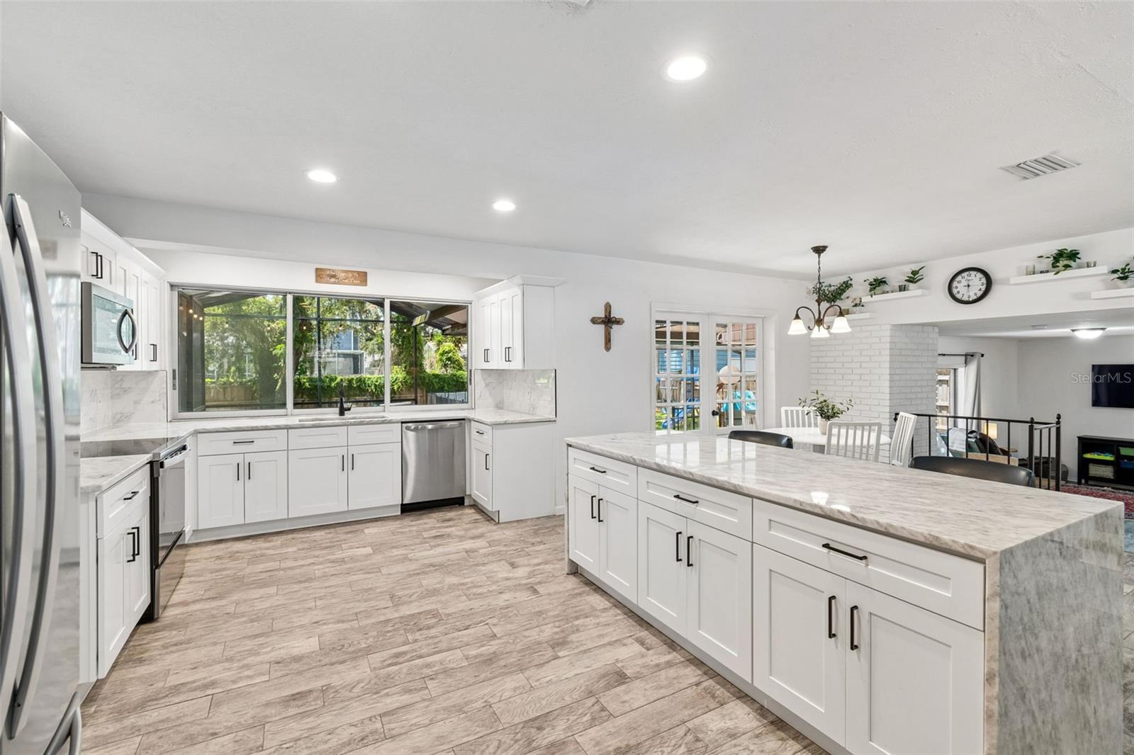 FOUR WINDS ESTATES - Residential