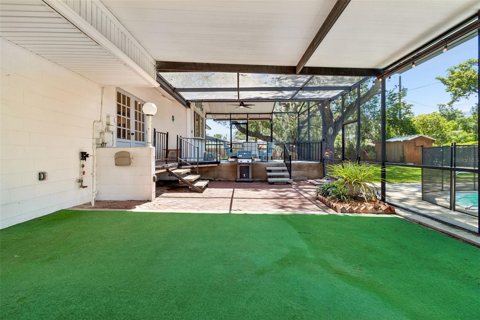 FOUR WINDS ESTATES - Residential