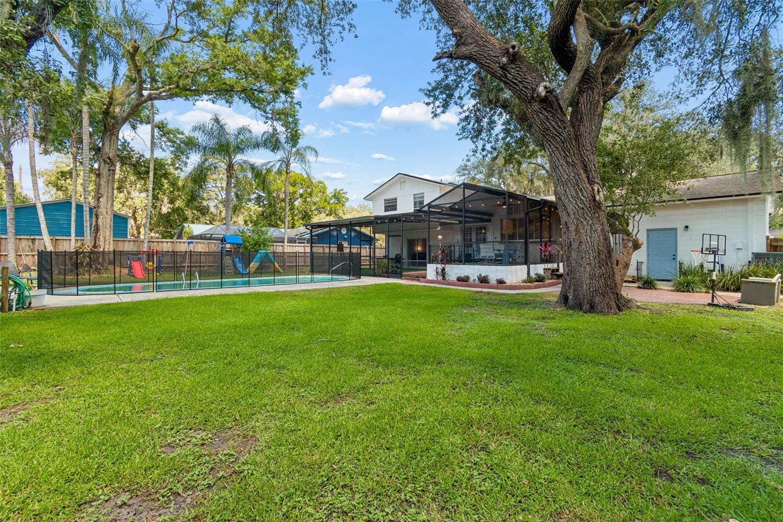 FOUR WINDS ESTATES - Residential