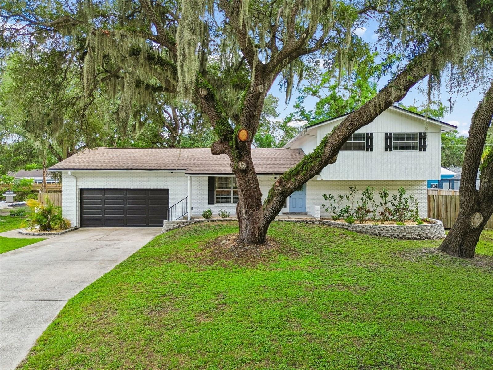 FOUR WINDS ESTATES - Residential