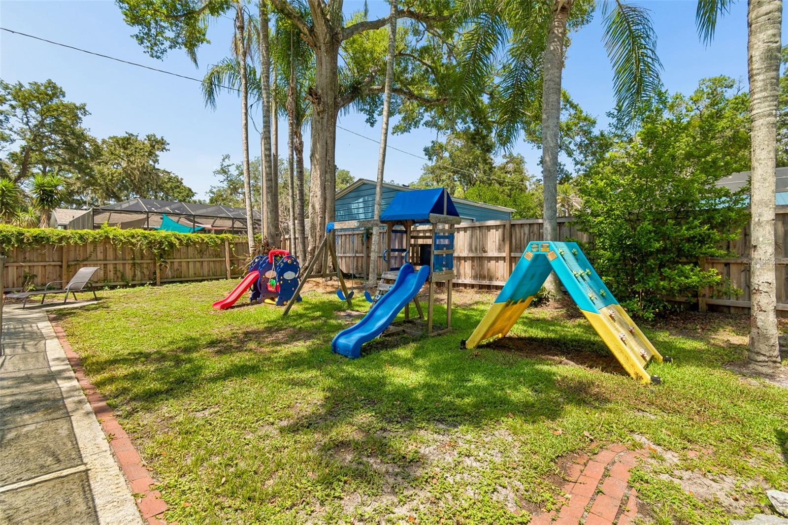 FOUR WINDS ESTATES - Residential