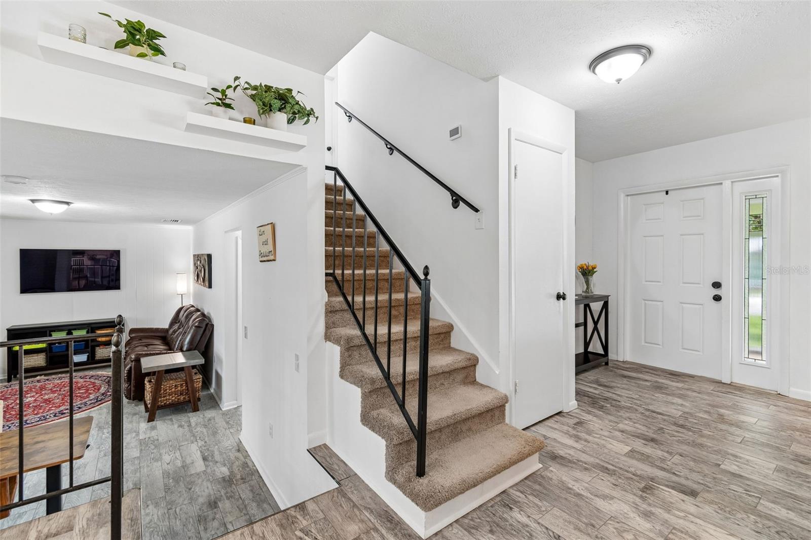 FOUR WINDS ESTATES - Residential