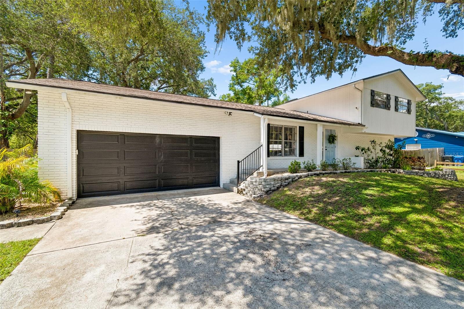 FOUR WINDS ESTATES - Residential
