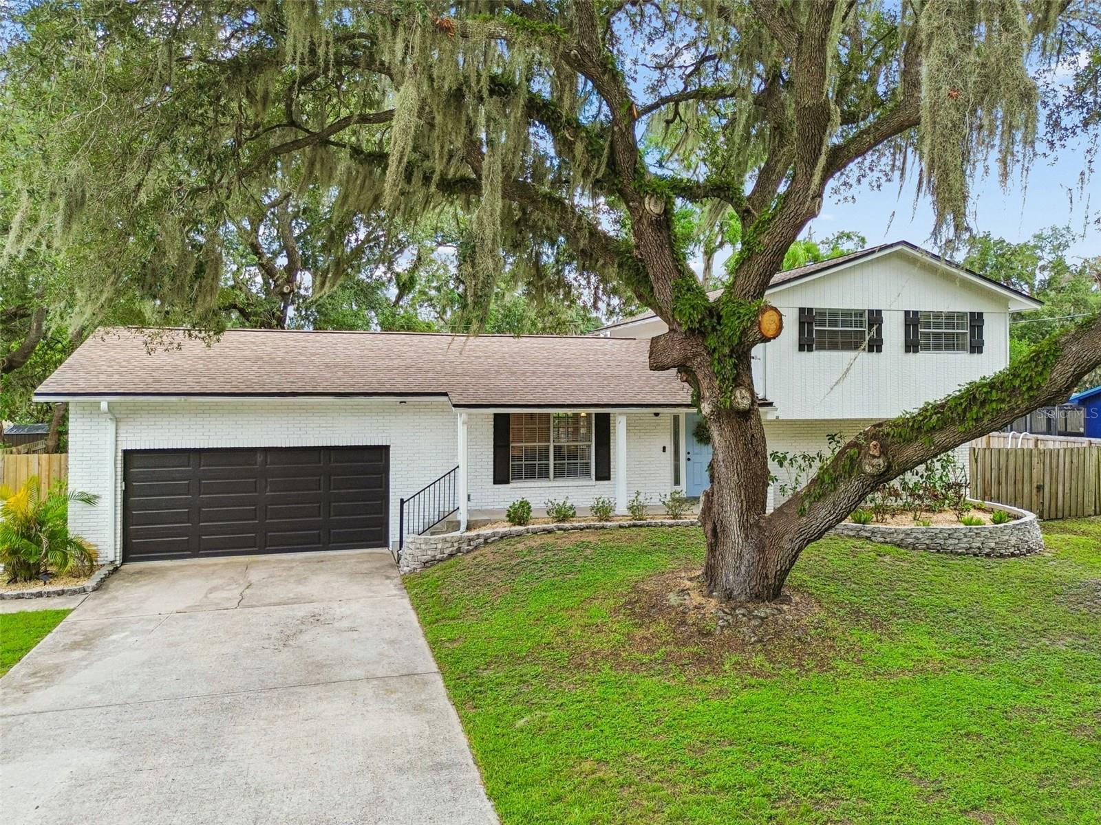 FOUR WINDS ESTATES - Residential