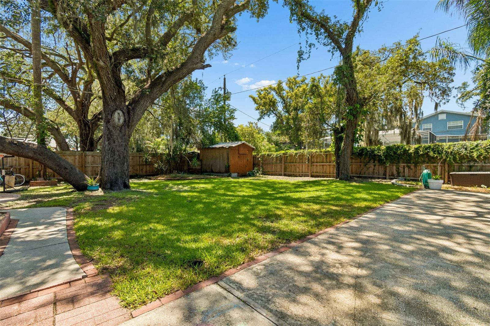 FOUR WINDS ESTATES - Residential