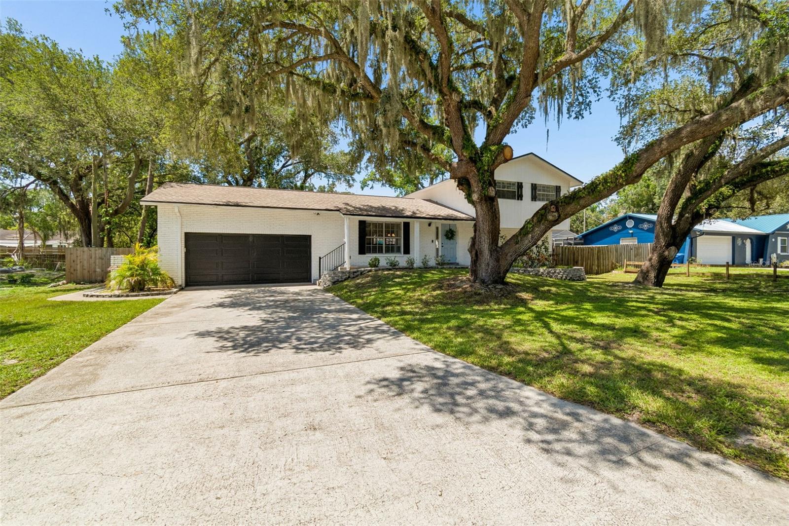 FOUR WINDS ESTATES - Residential