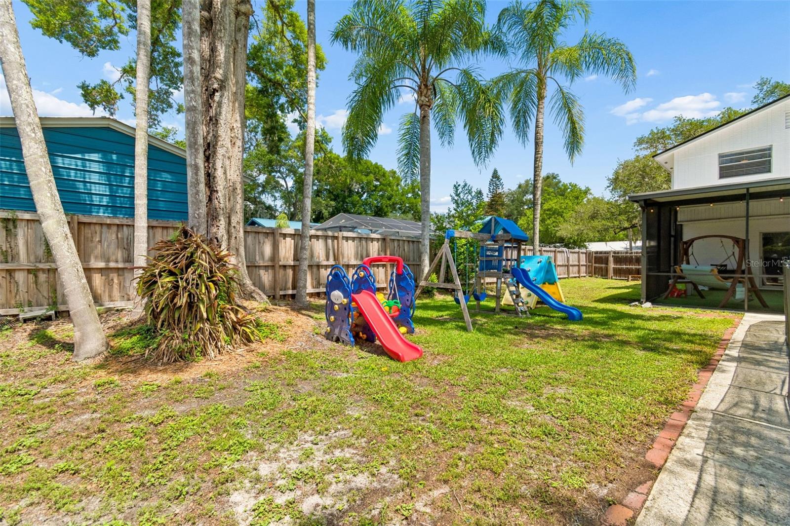 FOUR WINDS ESTATES - Residential
