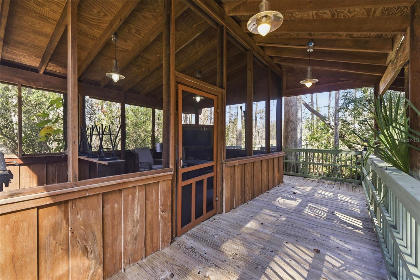 SILVER SPRINGS SHORES - Residential