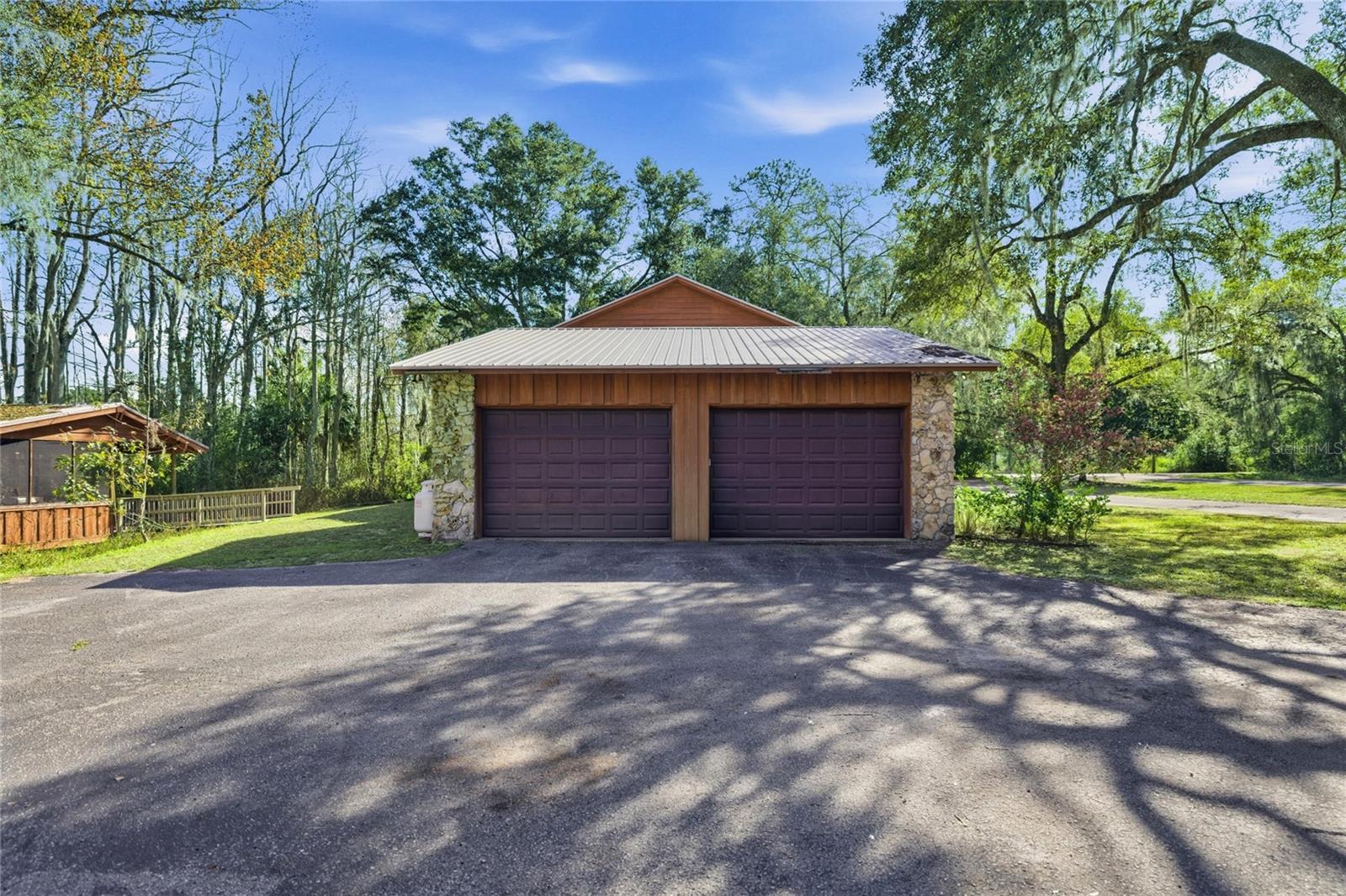 SILVER SPRINGS SHORES - Residential