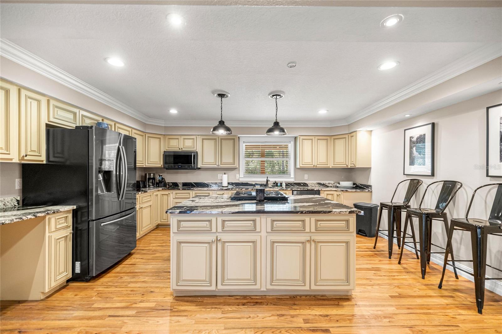 SILVER SPRINGS SHORES - Residential