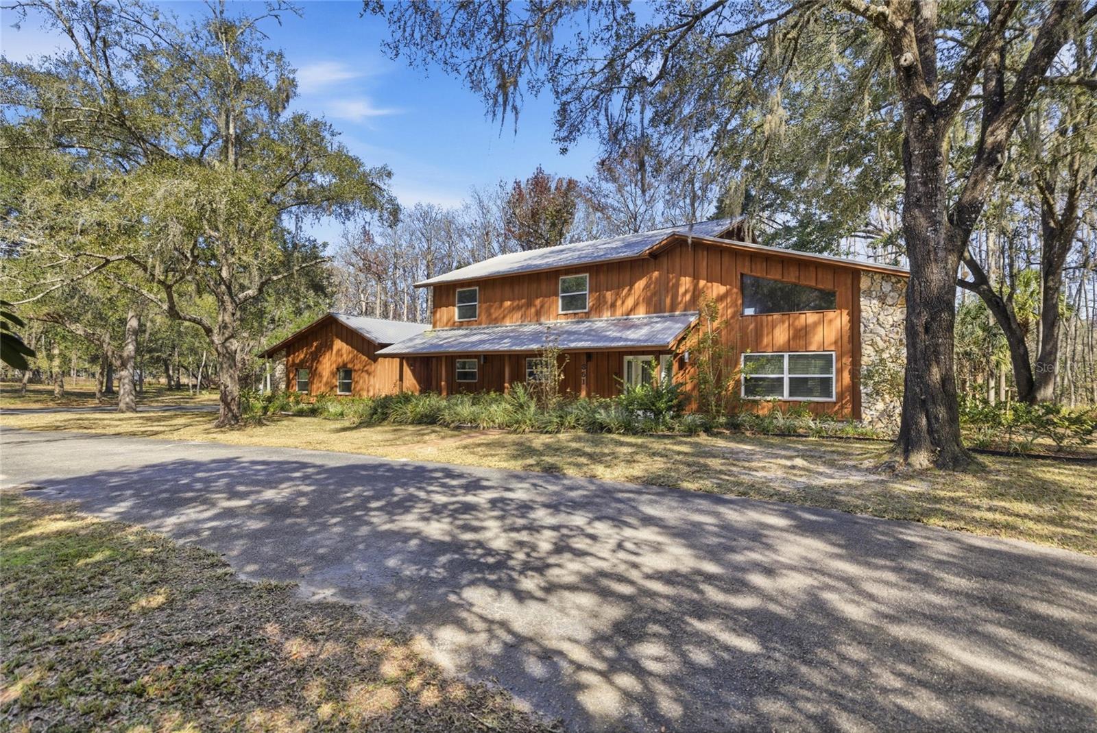 SILVER SPRINGS SHORES - Residential