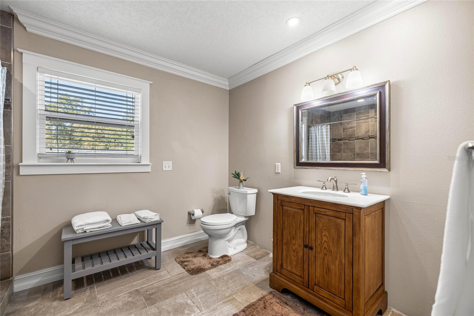SILVER SPRINGS SHORES - Residential