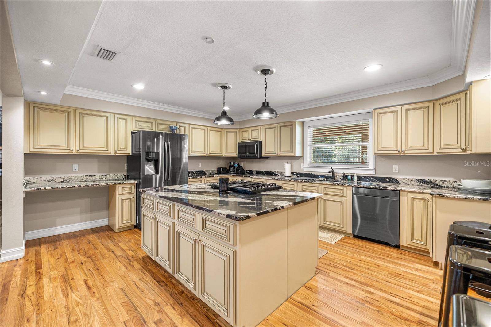 SILVER SPRINGS SHORES - Residential