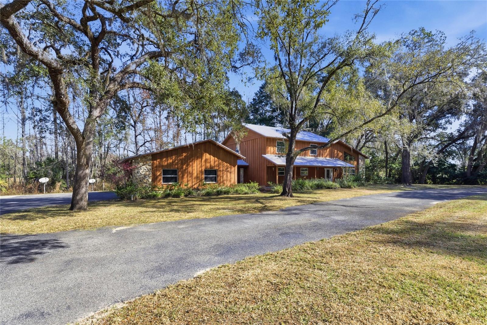 SILVER SPRINGS SHORES - Residential