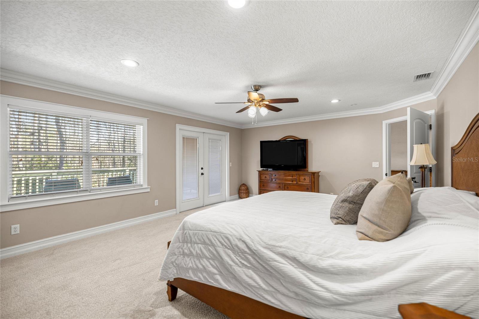SILVER SPRINGS SHORES - Residential