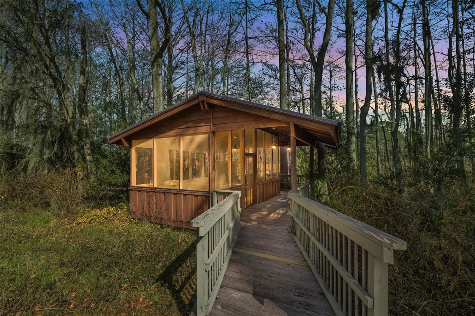 SILVER SPRINGS SHORES - Residential
