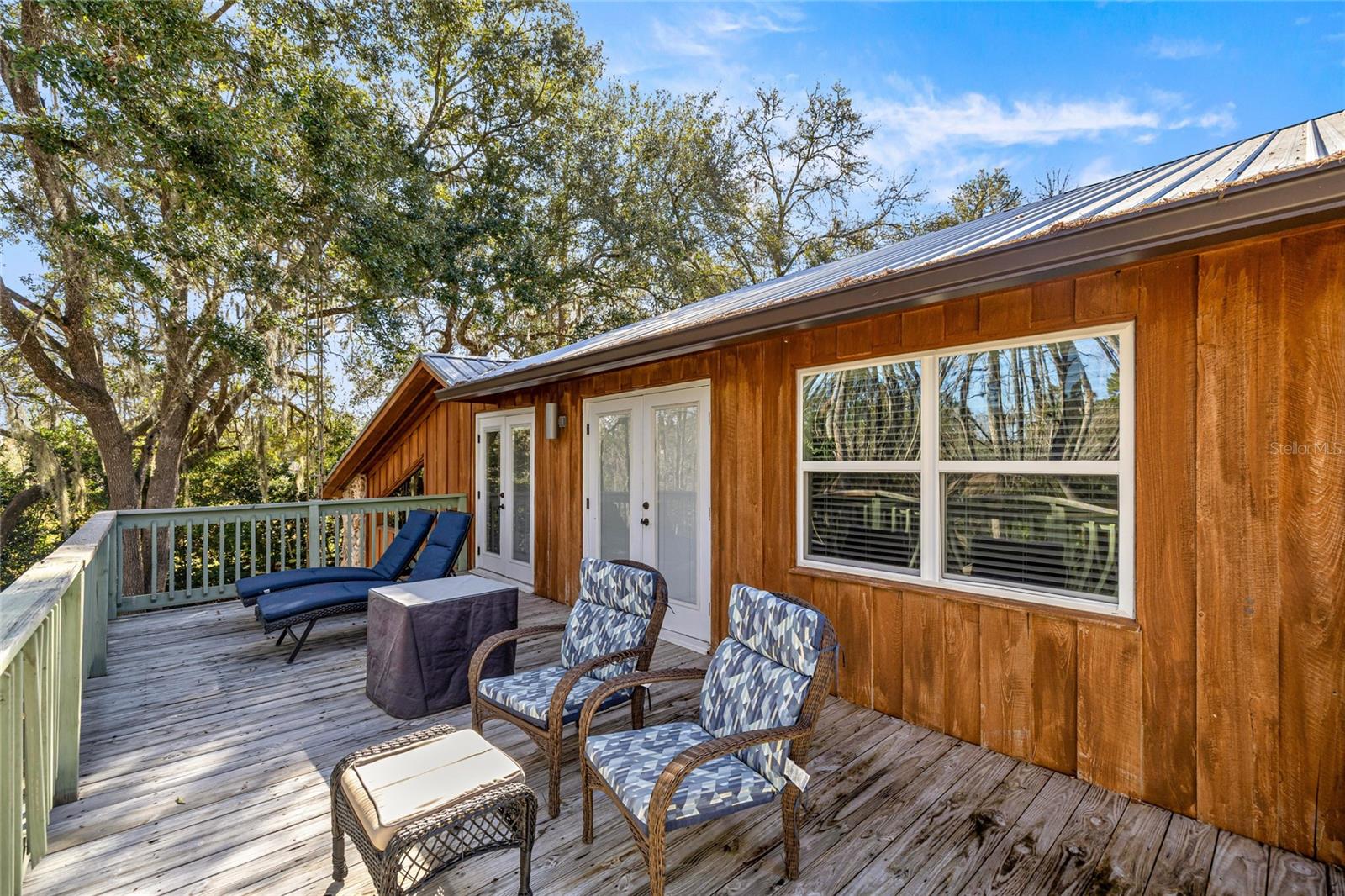SILVER SPRINGS SHORES - Residential