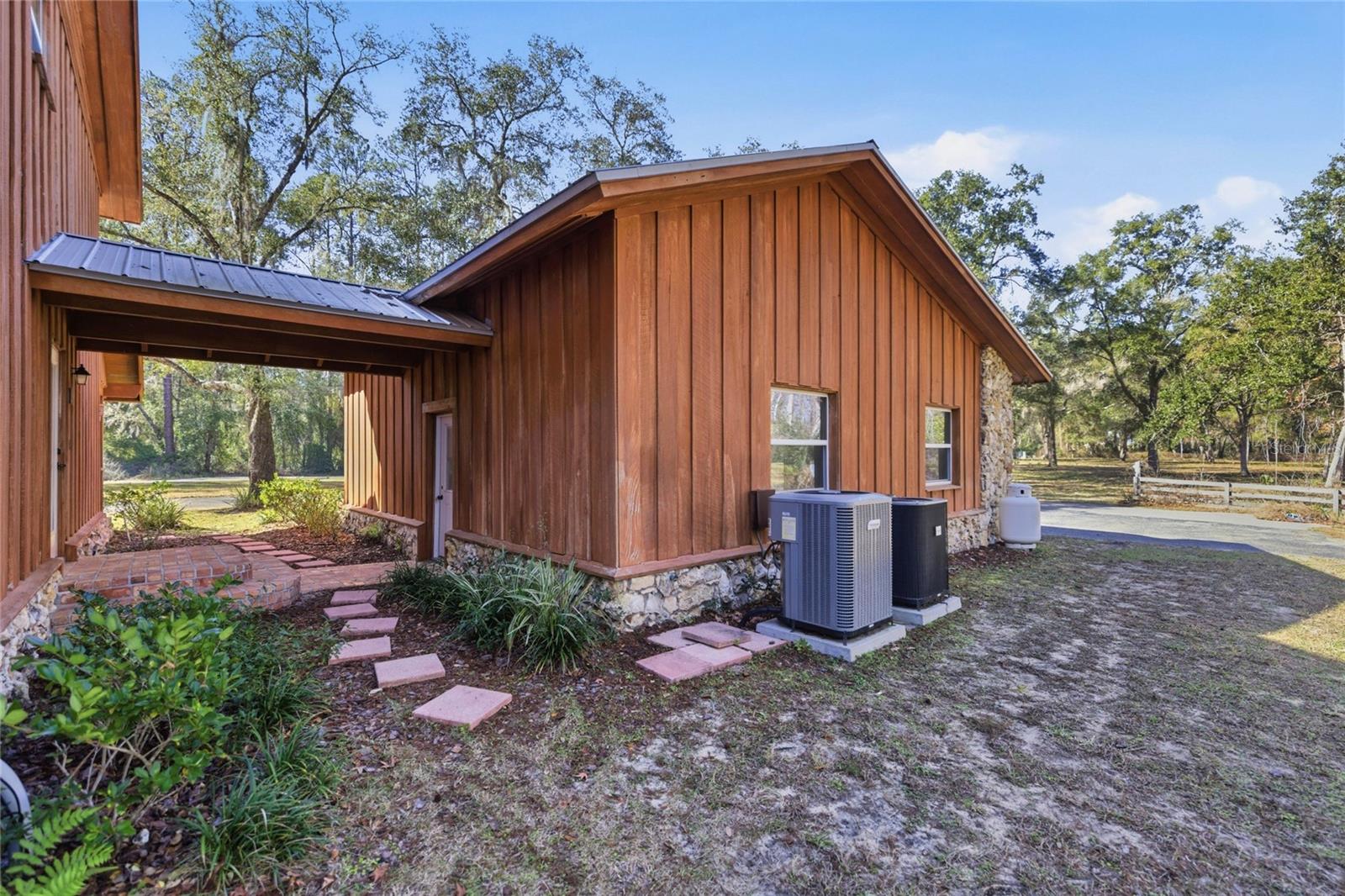 SILVER SPRINGS SHORES - Residential