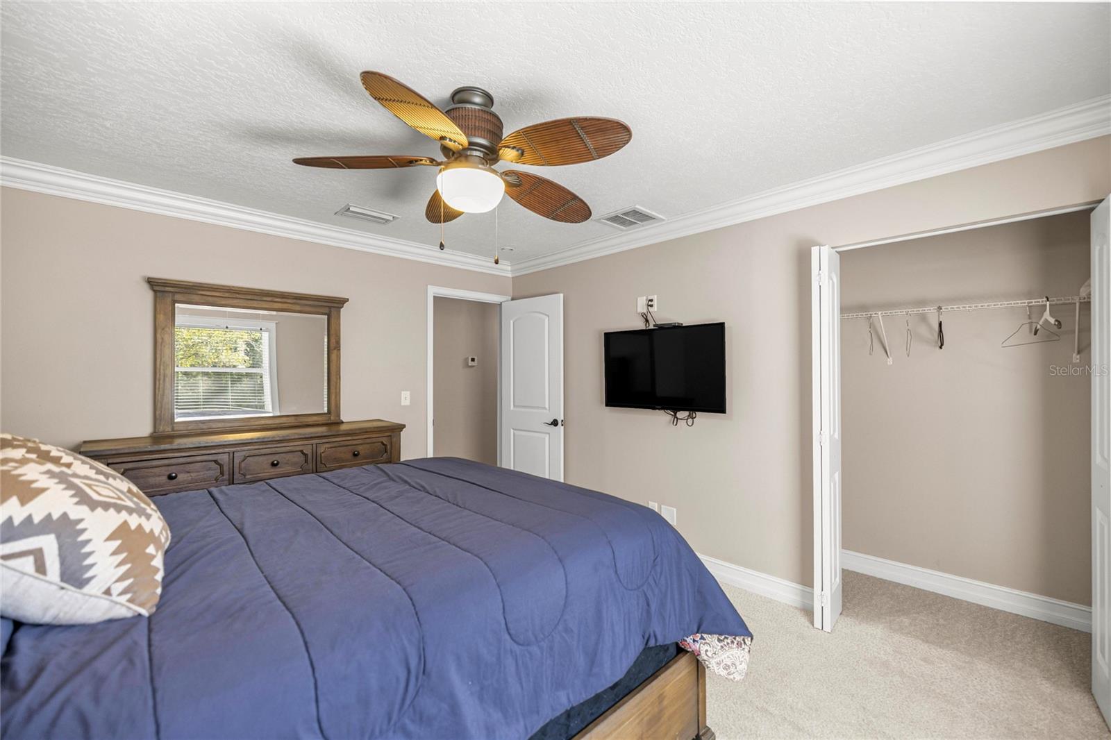 SILVER SPRINGS SHORES - Residential