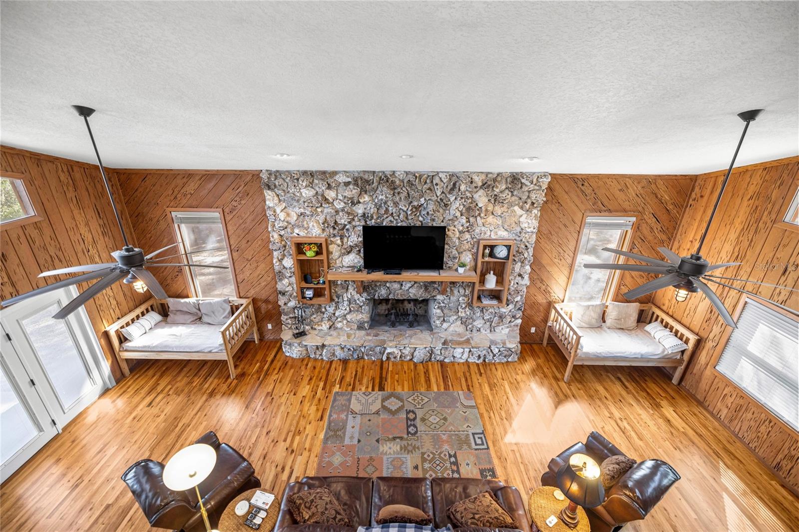 SILVER SPRINGS SHORES - Residential