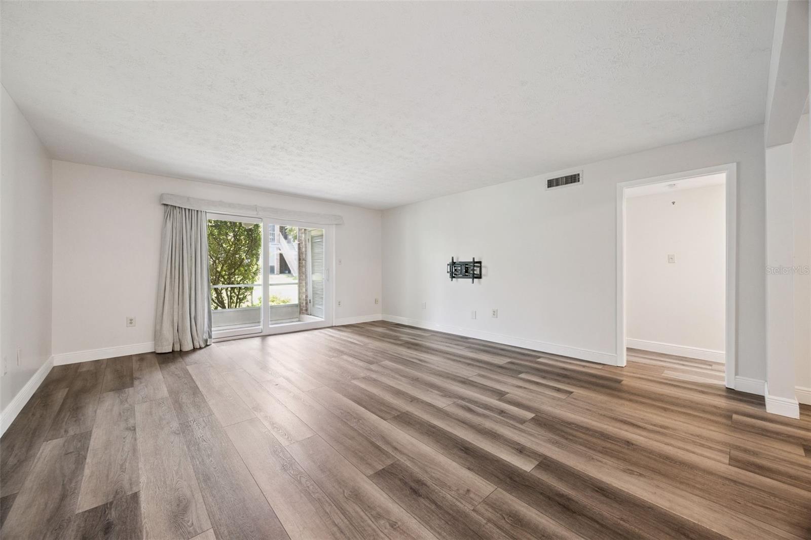 PLANTATION APTS ORLANDO - Residential