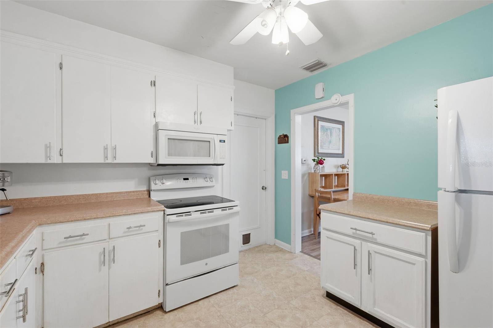 BELLEAIR ESTATES - Residential