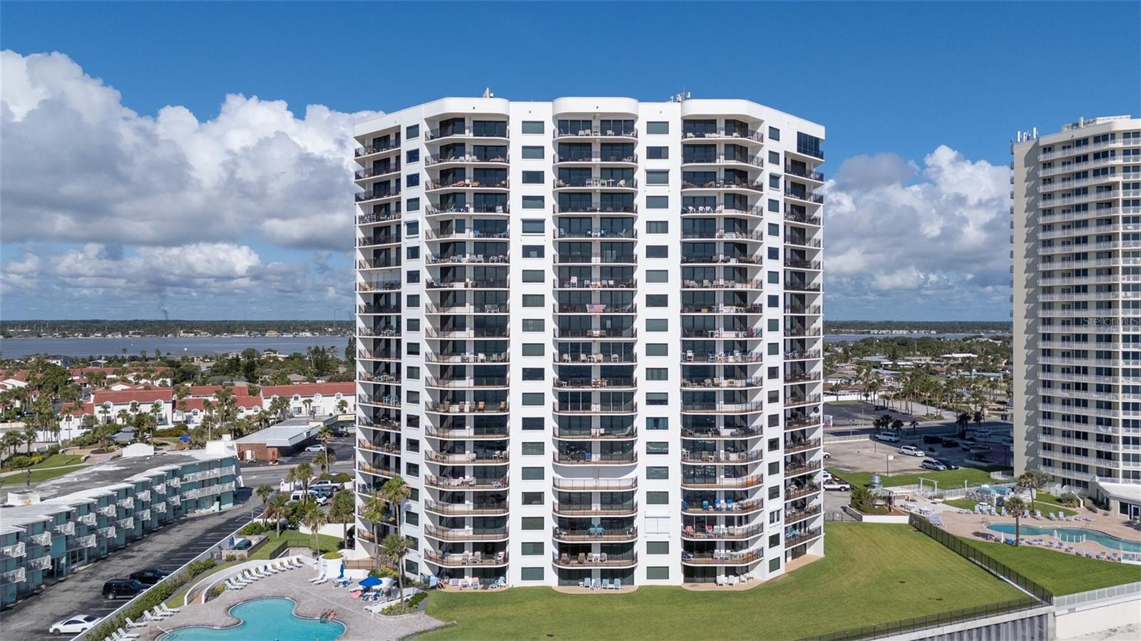 SHERWIN CONDO - Residential