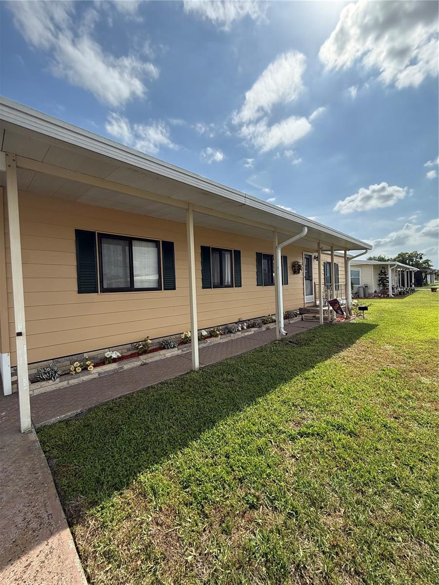 FLORAL LAKES - Residential