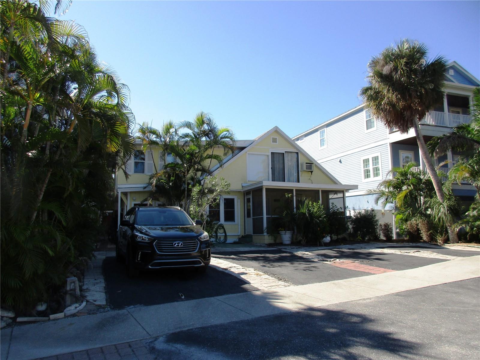 SARASOTA BEACH - Residential Income