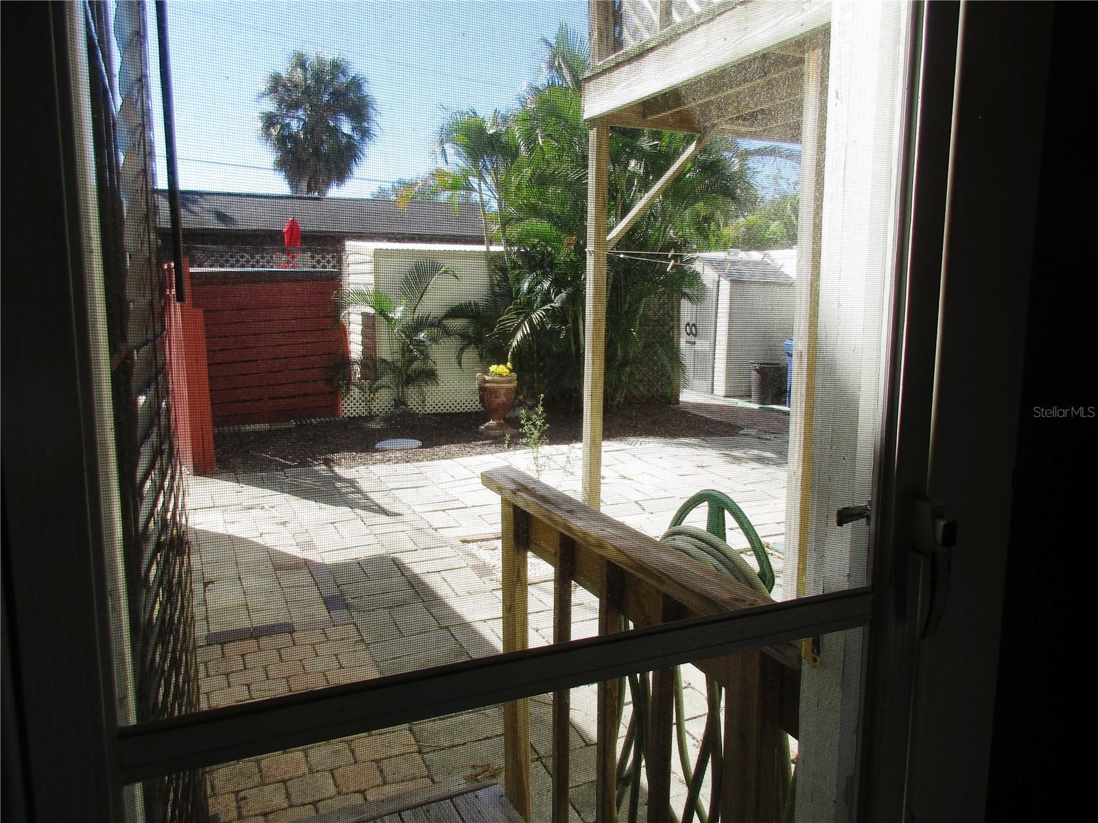 SARASOTA BEACH - Residential Income
