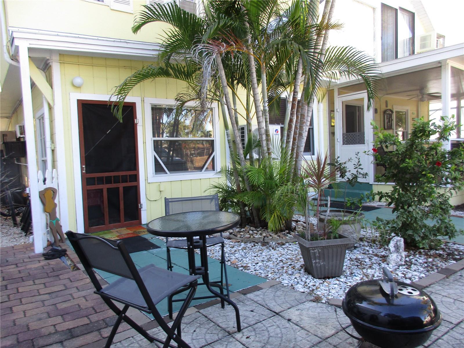SARASOTA BEACH - Residential Income