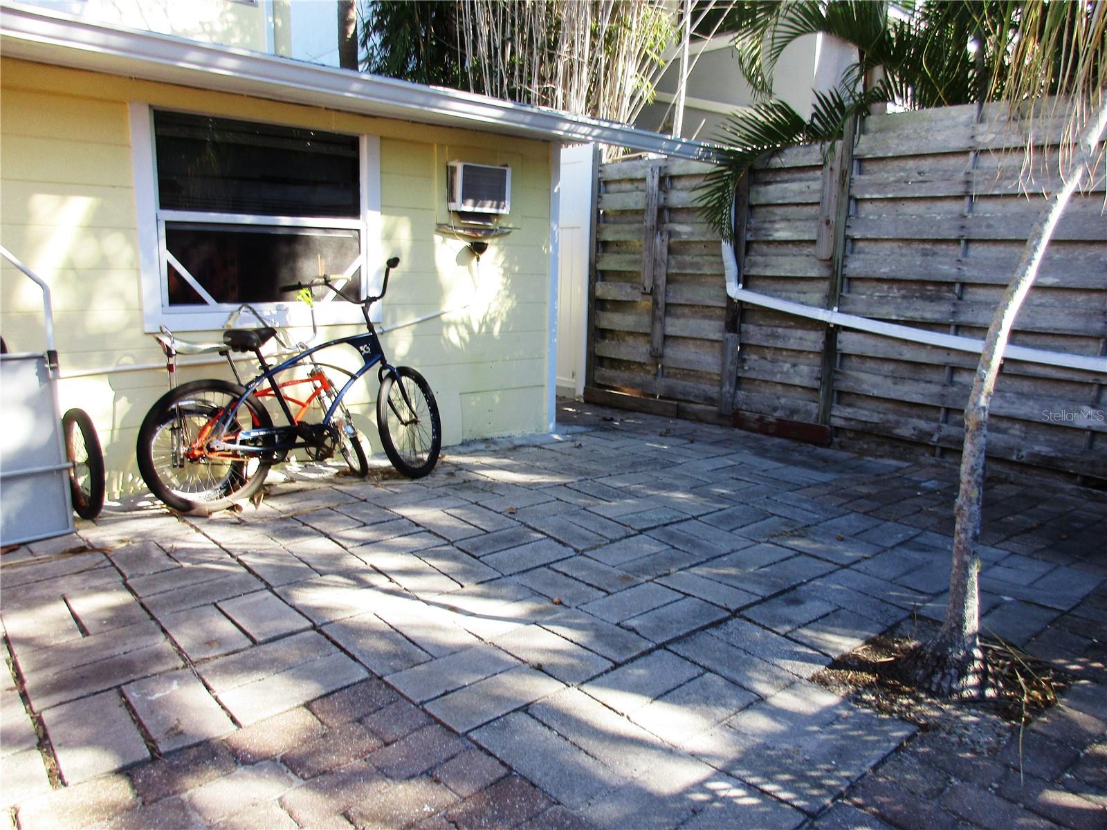 SARASOTA BEACH - Residential Income
